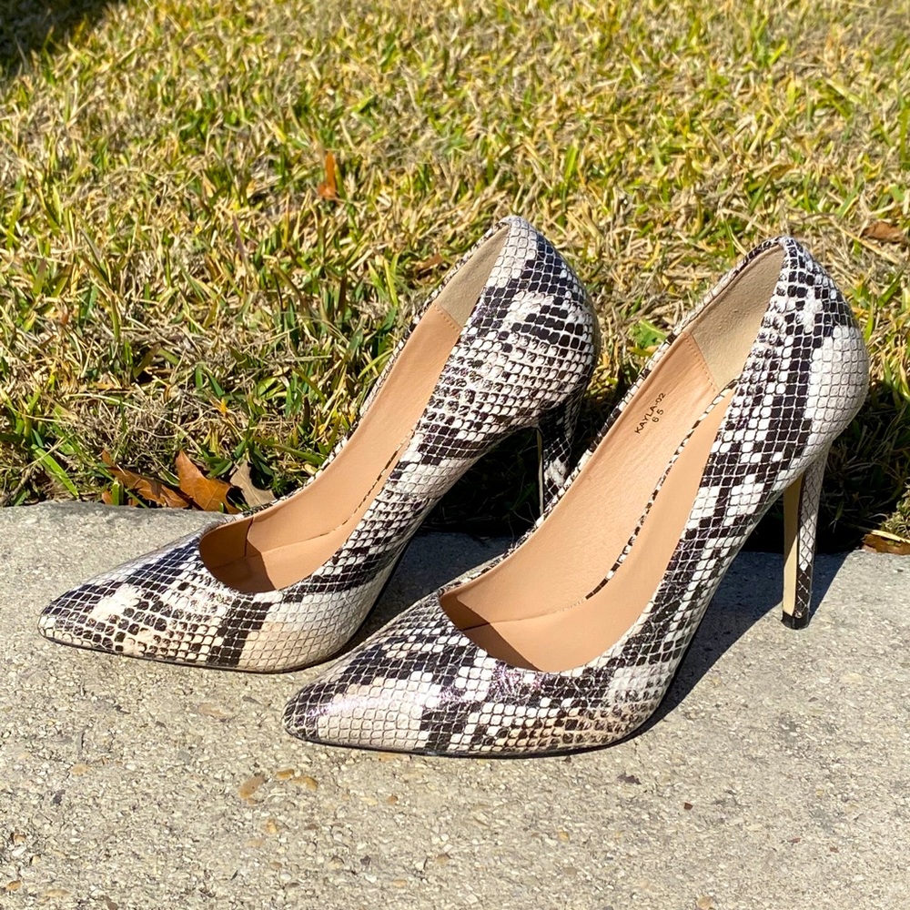 Pump heels